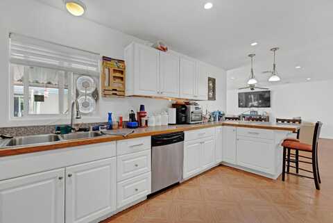 1212 H Street, Ramona, CA 92065