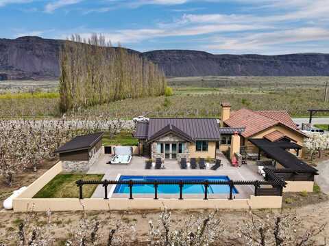 5814 Colockum Rd, Malaga, WA 98828