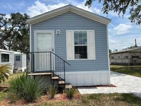 16731 US-301, Dade City, FL 33523