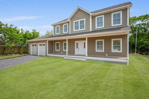 7 Fanning Avenue, Hampton Bays, NY 11946