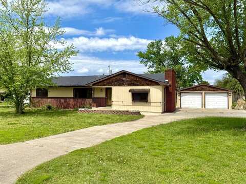 1002 W 12th, Chanute, KS 66720
