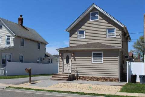 49 N Maple Street, Farmingdale, NY 11735