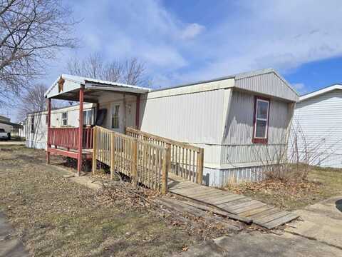 445 NW 6th Street, Earlham, IA 50072