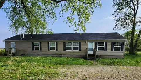3079 E 2100th Ave, Beecher City, IL 62414