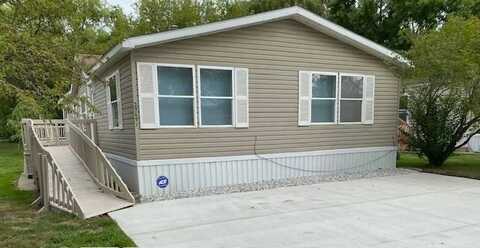 29691 Georgetown Dr, Chesterfield, MI 48051