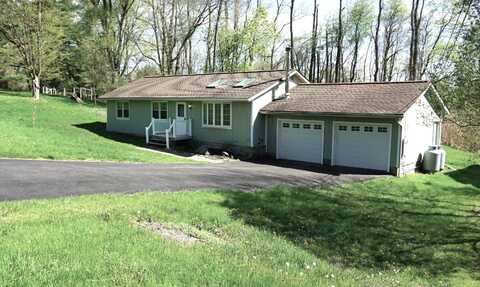 10 Aspinwall Rd, Red Hook, NY 12571