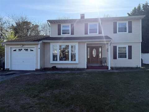130 Greenbelt Parkway, Holbrook, NY 11741