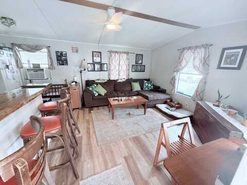 4 Topaz Drive, Eustis, FL 32726
