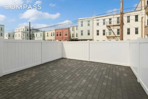 671 Metropolitan Avenue, Brooklyn, NY 11211