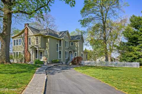 1349 S Main Street, Carthage, MO 64836
