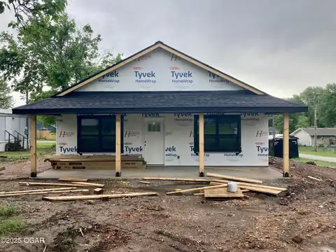 409 E Market Street, Diamond, MO 64840