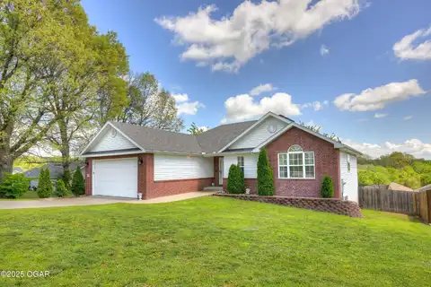 1702 Rosewood Drive, Neosho, MO 64850
