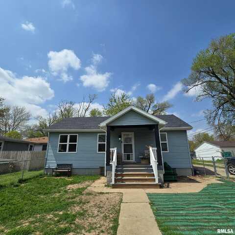 713 S CREVE COEUR Avenue, Creve Coeur, IL 61610