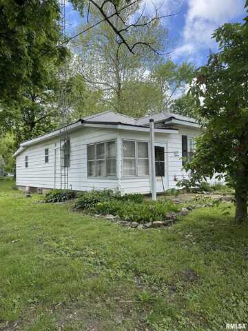 718 E Burkett Street, Benton, IL 62812