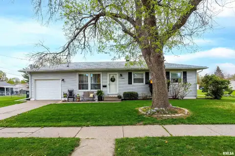 2305 N ELSIE Avenue, Davenport, IA 52804
