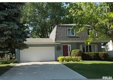 1216 TANGLEFOOT Lane, Bettendorf, IA 52722