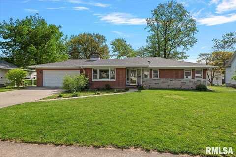 716 S CLAY Street, Taylorville, IL 62568