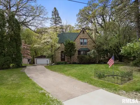 4242 8TH Avenue, Moline, IL 61265