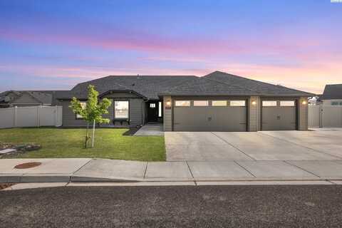 3870 Curtis Dr, West Richland, WA 99353