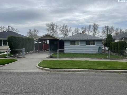 1612 W Yakima St, Pasco, WA 99301