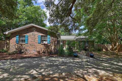 1259 Holliday Dr, Gulf Breeze, FL 32563