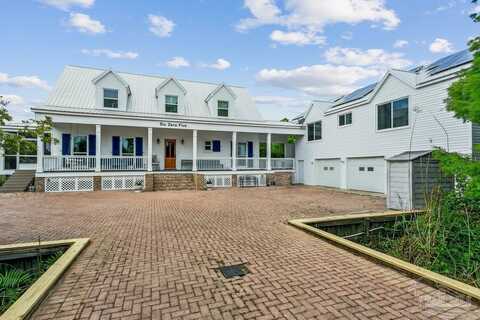 605 Chesapeake Dr, Gulf Breeze, FL 32561