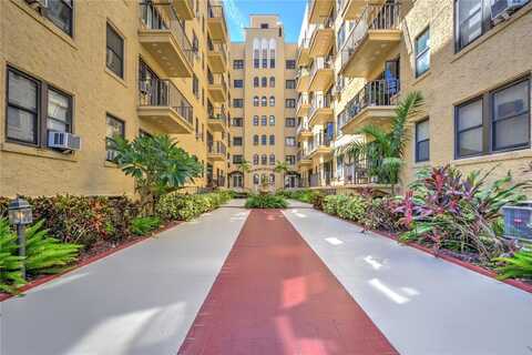 130 4TH AVENUE N, Saint Petersburg, FL 33701