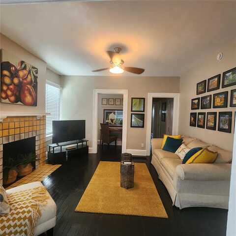 2014 JACKSON STREET N, Saint Petersburg, FL 33704
