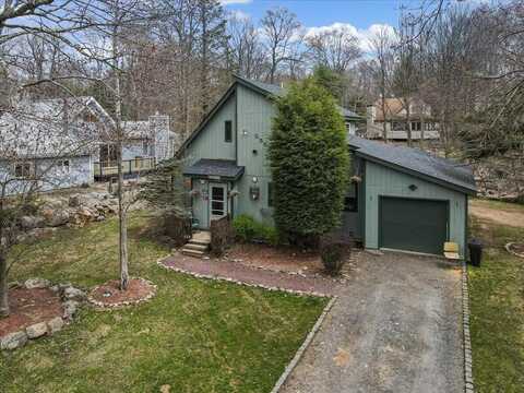 7924 Sleepy Hollow Drive, Tobyhanna, PA 18466