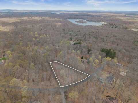 Oak Leaf Ln 25, Pocono Lake, PA 18347