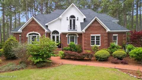 5 Wake Forest Court, Southern Pines, NC 28387