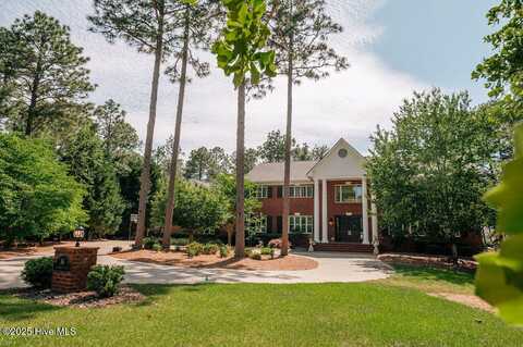 16 Mulbren Court, Pinehurst, NC 28374