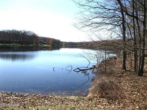 1312 Dewberry Drive, Hawley, PA 18428