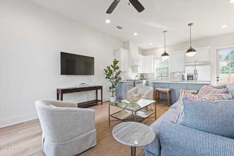105 Oaks Archway Road, Lafayette, LA 70508
