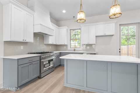 105 Oaks Archway Road, Lafayette, LA 70508