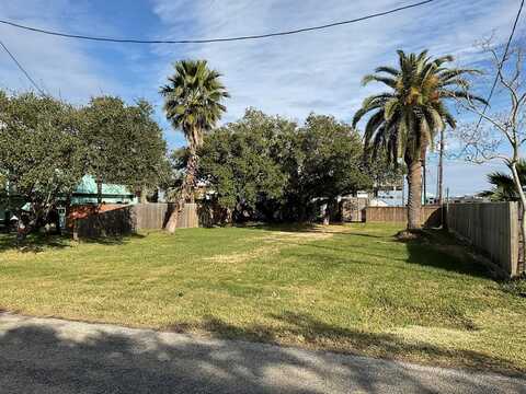 304 S Third St, ROCKPORT, TX 78382
