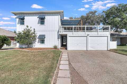 104 Lands End, ROCKPORT, TX 78382