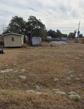 104 Benoit Ln, Aransas Pass, TX 78336