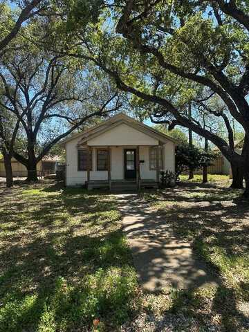 207 W Vance, Refugio, TX 78377