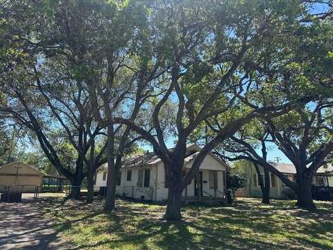207 W Vance, Refugio, TX 78377