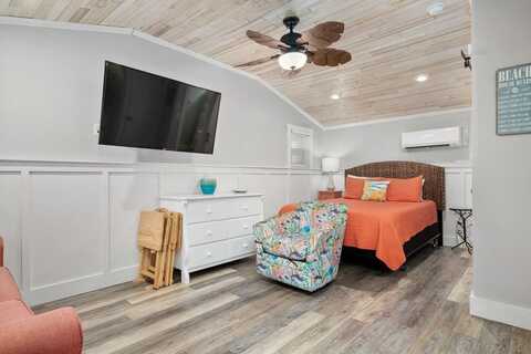 100 Brown Ave, Port Aransas, TX 78373