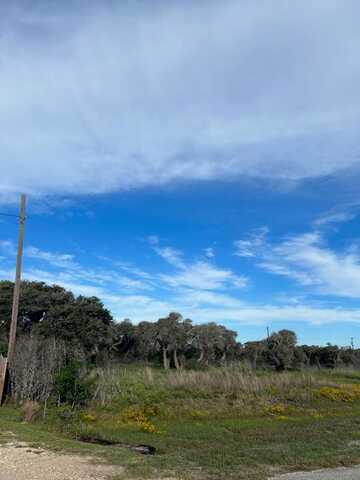 2102 S Church St, ROCKPORT, TX 78382