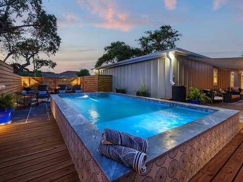 302 Palmetto Ave, ROCKPORT, TX 78382