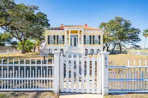 615 S Church St, ROCKPORT, TX 78382