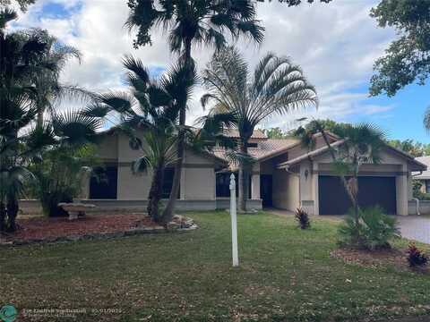 10355 NW 6th Ct, Coral Springs, FL 33071