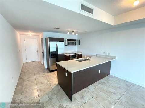 1900 N Bayshore Dr, Miami, FL 33132