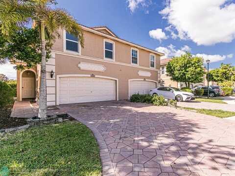 3584 Lakewood Pl, Coconut Creek, FL 33073