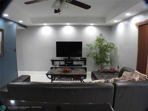 12 Cortez Way, Davie, FL 33324