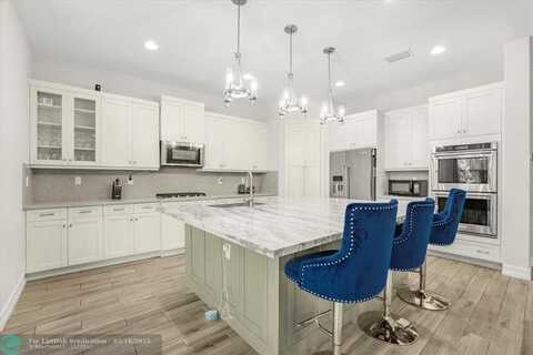9010 E Watercrest Cir, Parkland, FL 33076