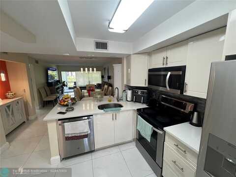 2379 SW 15th St, Deerfield Beach, FL 33442